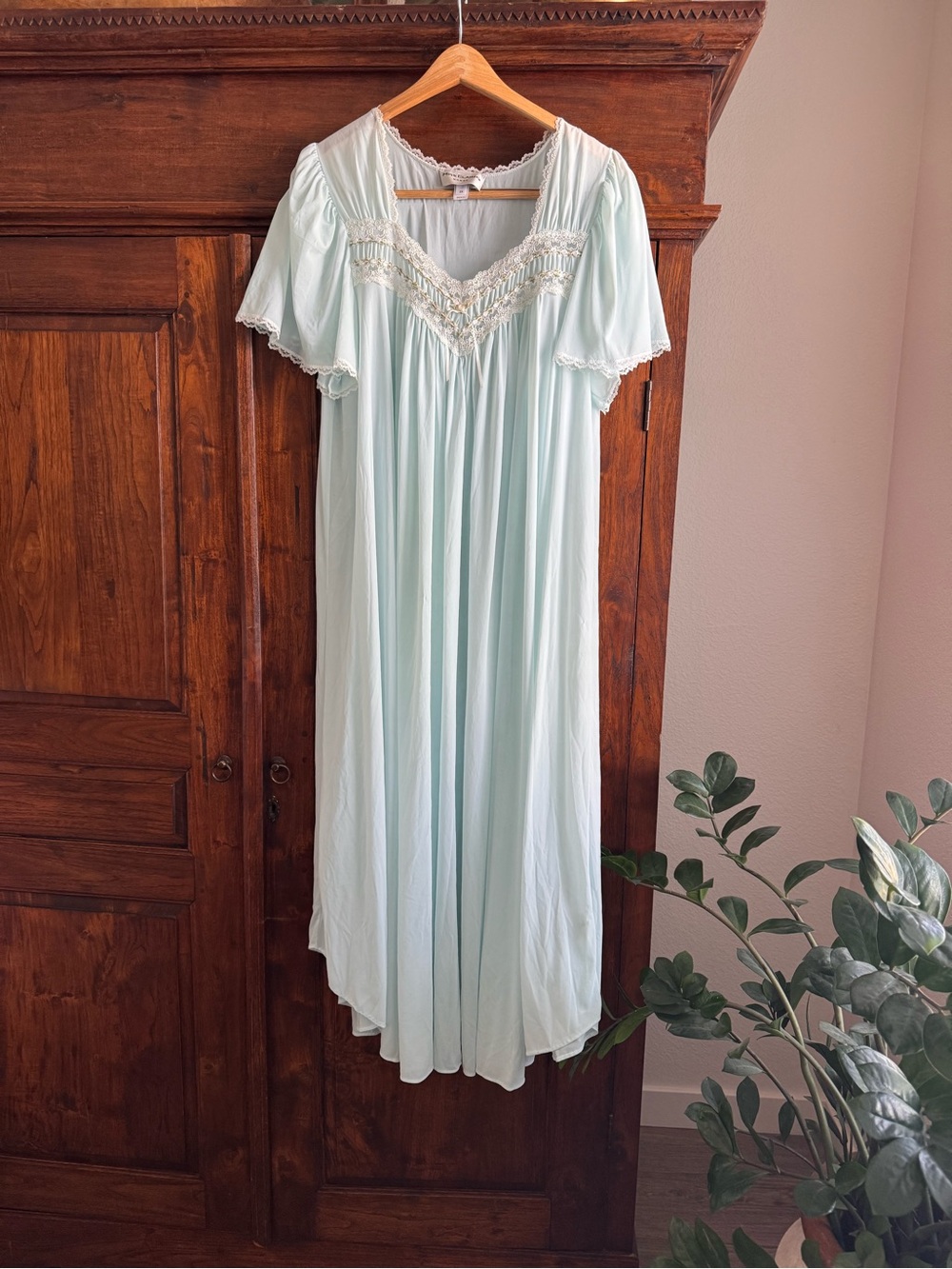 Miss Elaine Silk Essence nightgown size 2X